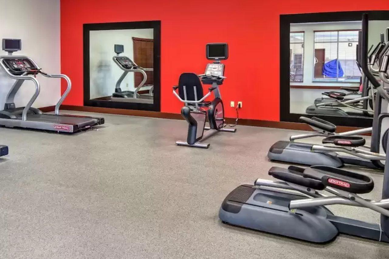 Hilton Garden Inn Midtown Талса Экстерьер фото