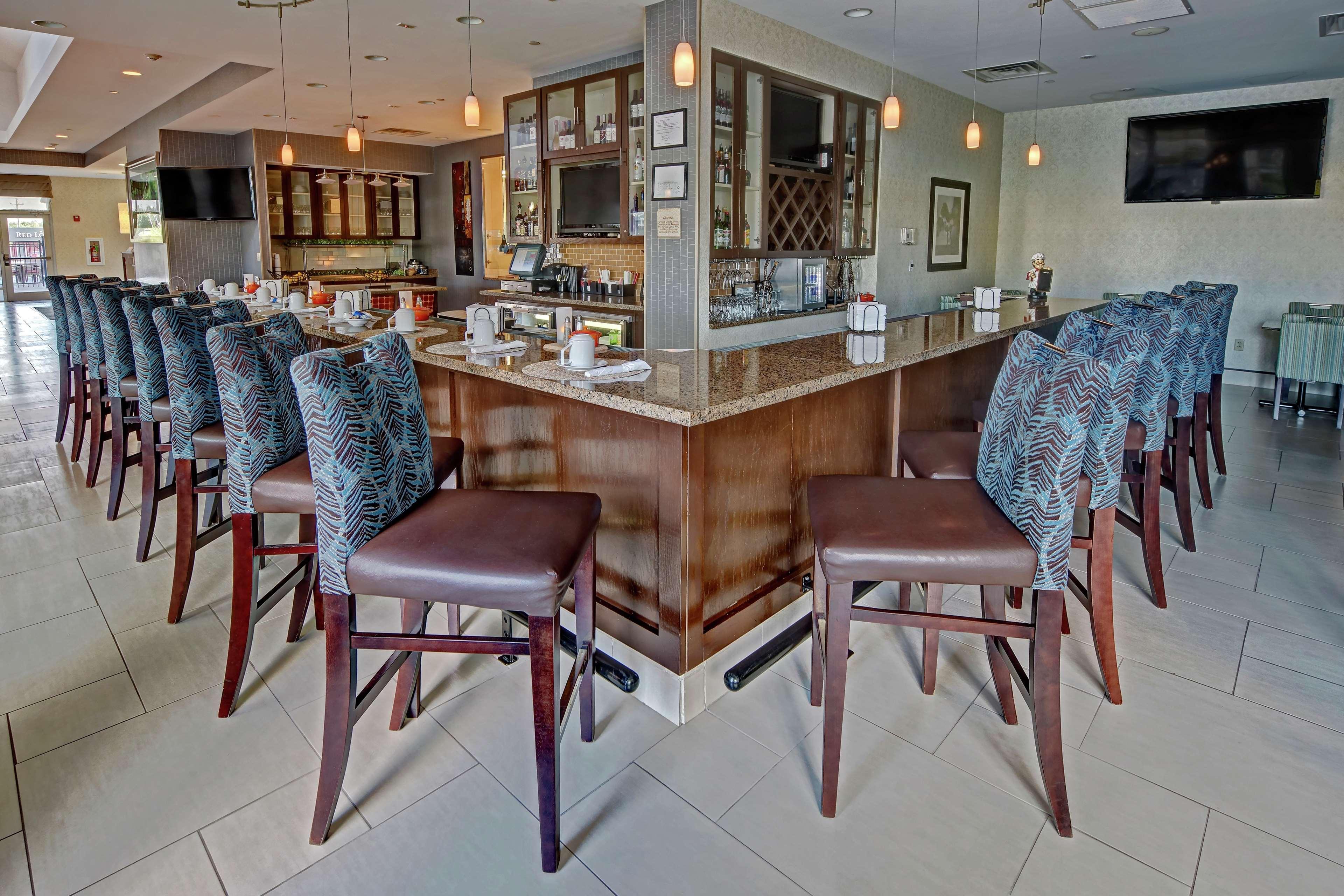 Hilton Garden Inn Midtown Талса Экстерьер фото