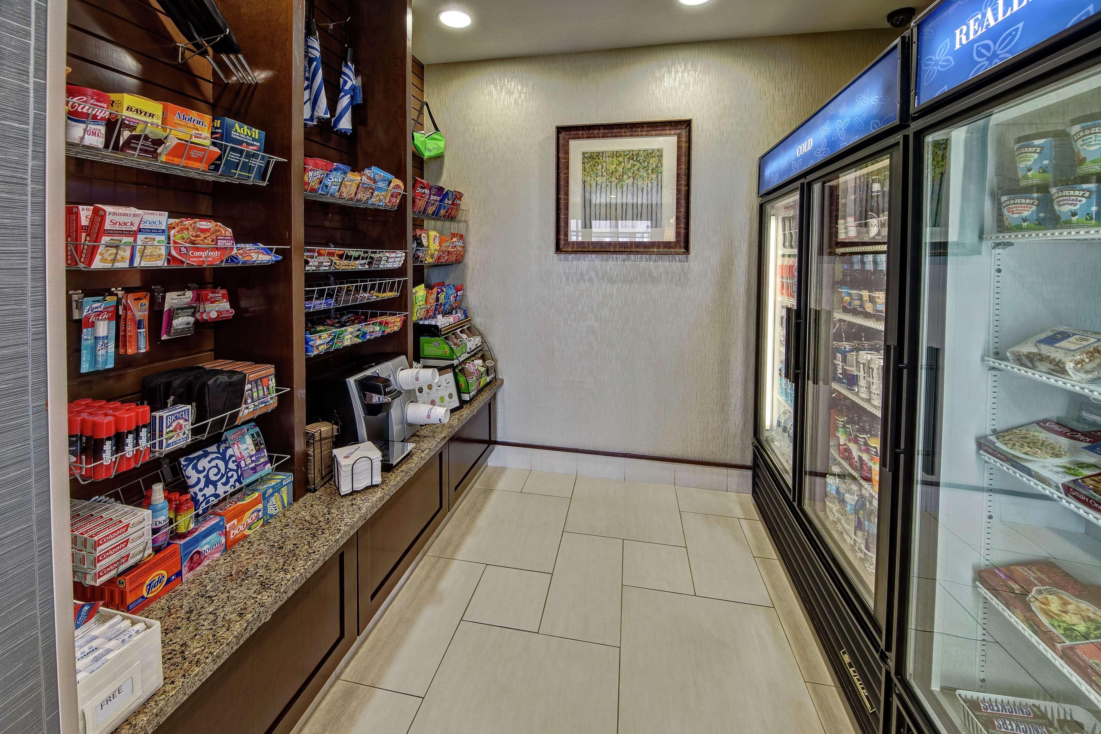 Hilton Garden Inn Midtown Талса Экстерьер фото