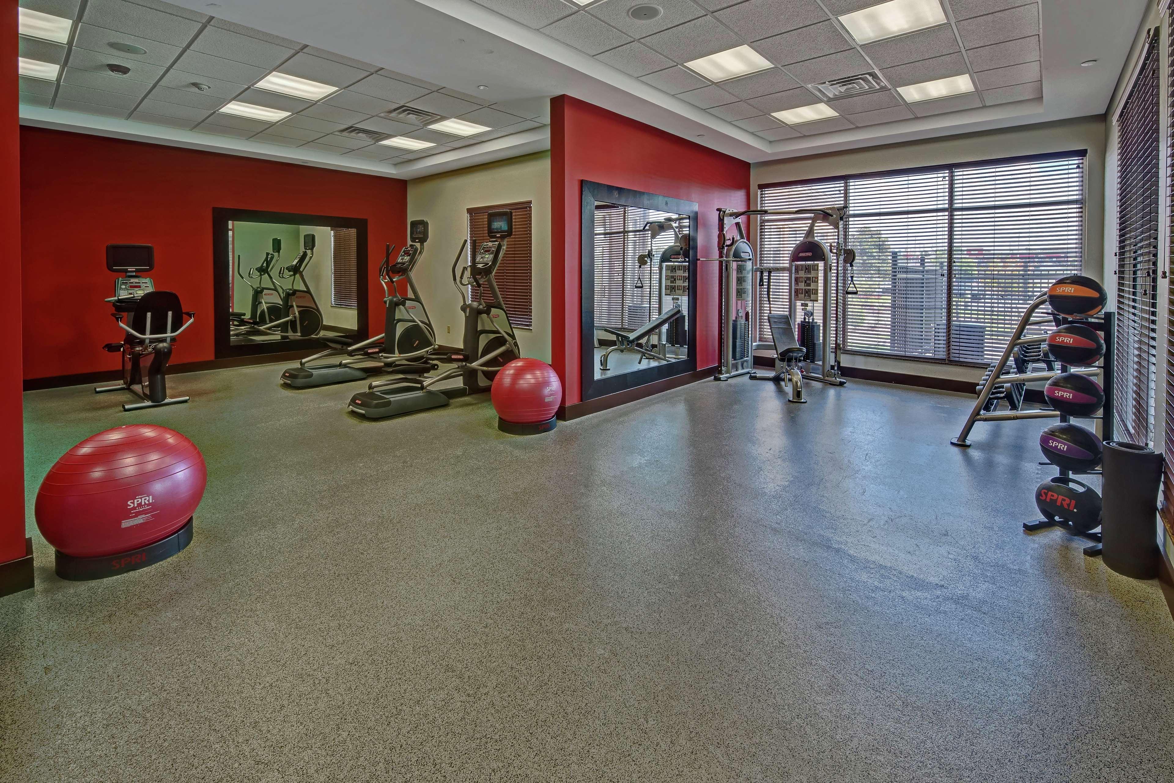 Hilton Garden Inn Midtown Талса Экстерьер фото