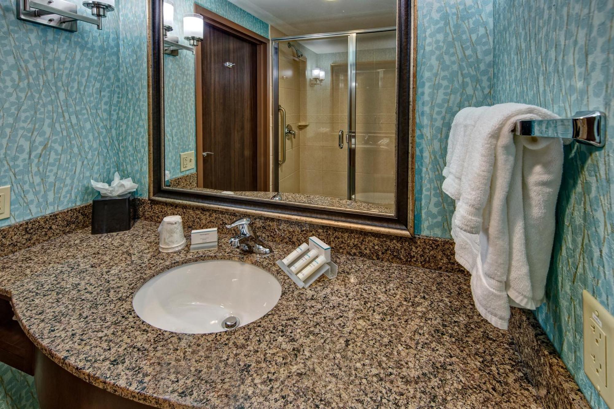 Hilton Garden Inn Midtown Талса Экстерьер фото