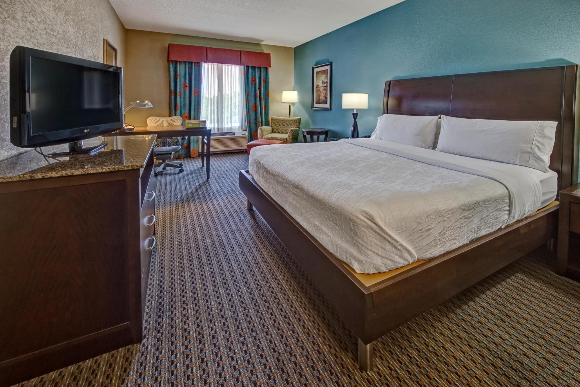 Hilton Garden Inn Midtown Талса Экстерьер фото