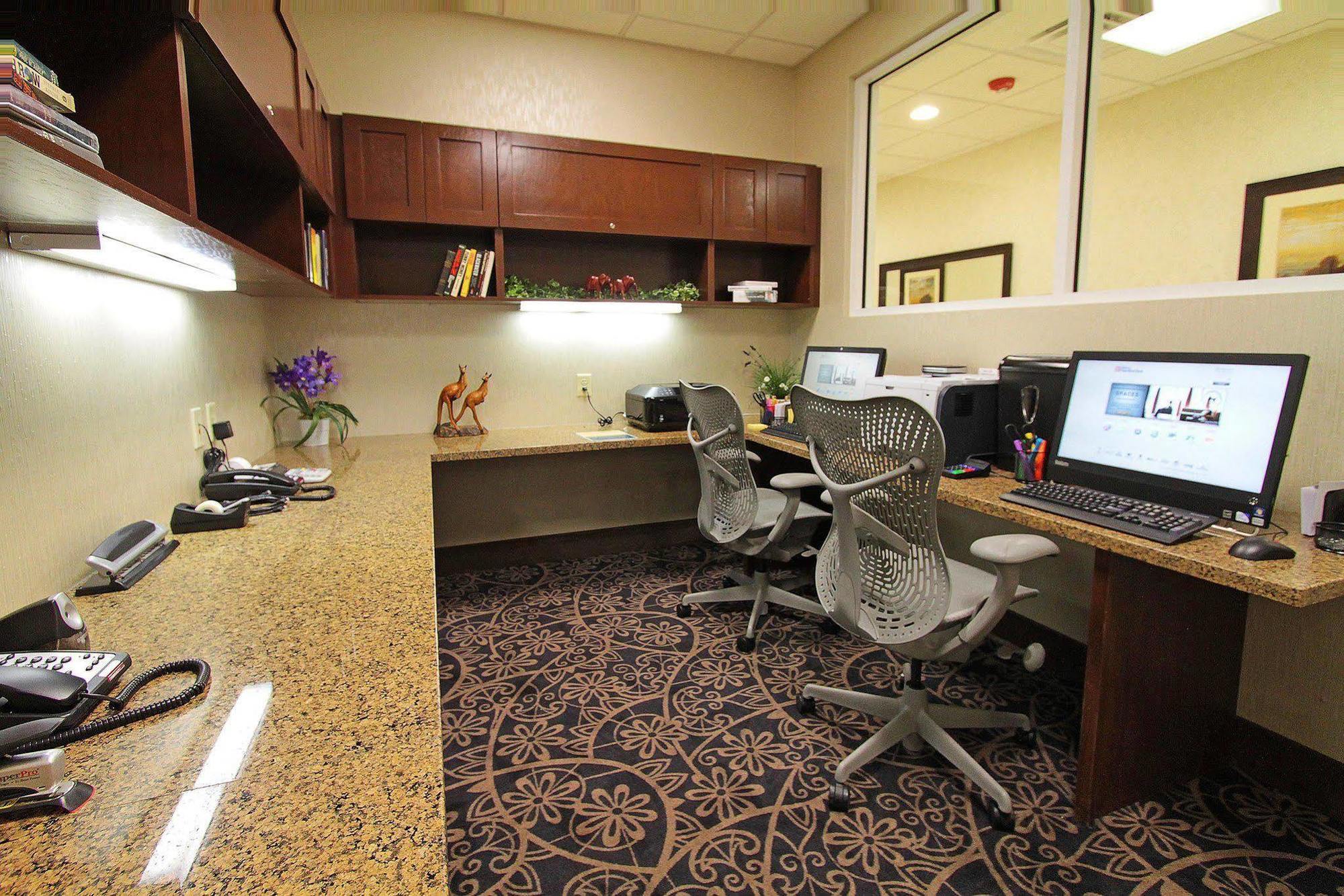 Hilton Garden Inn Midtown Талса Удобства фото